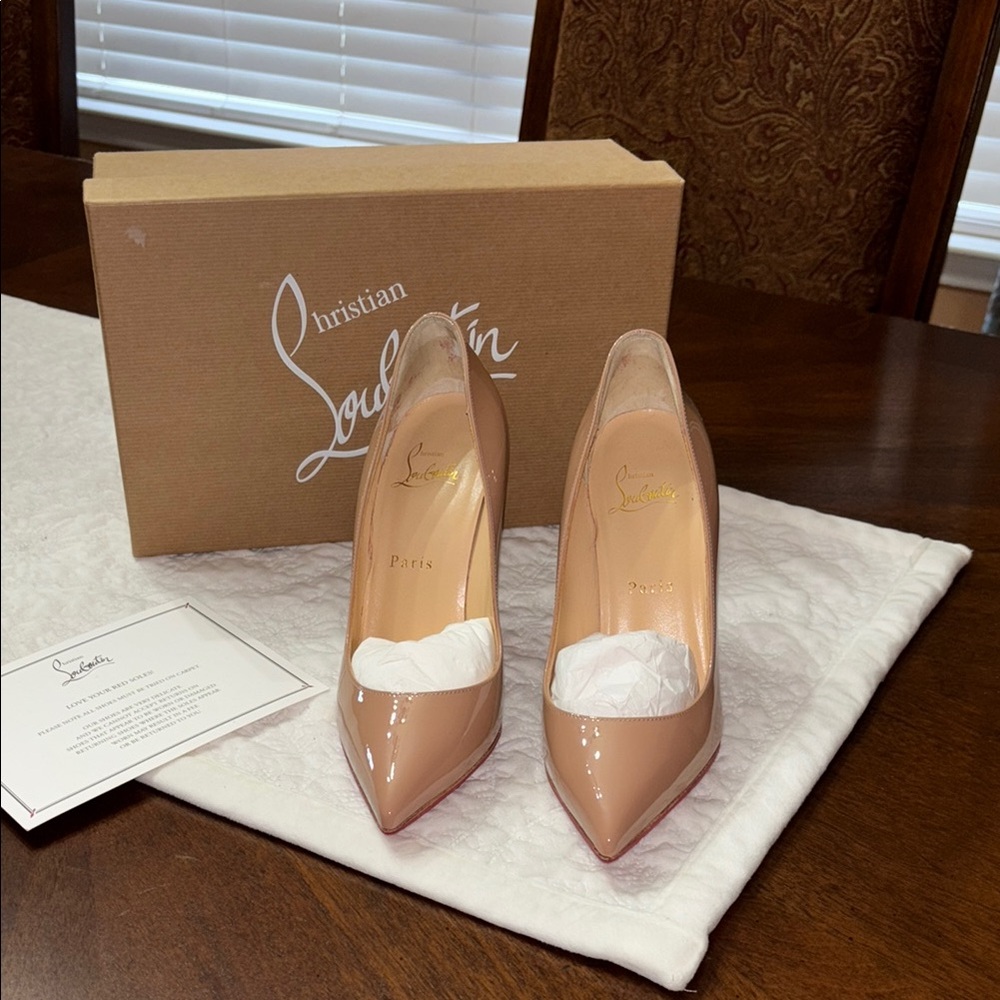 Christian Louboutin Nude Pumps